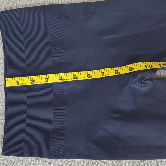 Lululemon In The Zone High Rise Seamless Leggings In Naval Blue 27 Inch Size 4 - Picture 4 of 12